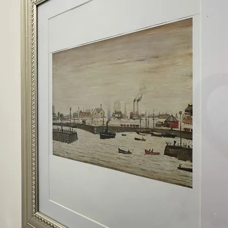 Chapel Terrace - 2 Bedrooms - Sleeps 4 *