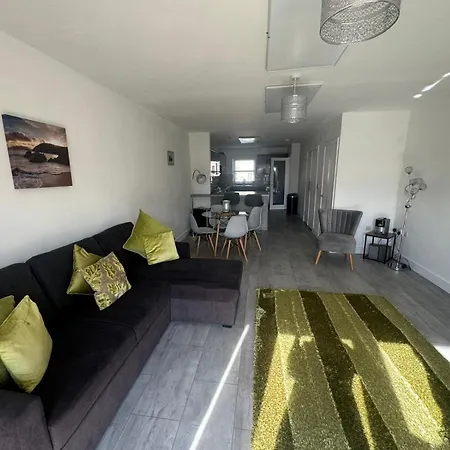 Chapel Terrace - 2 Bedrooms - Sleeps 4